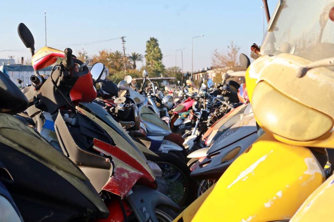 Milli servet, hurdaya çıktı! Milyonluk araçlar çürümeye terk edildi, 15 yıldır bekliyorlar 11